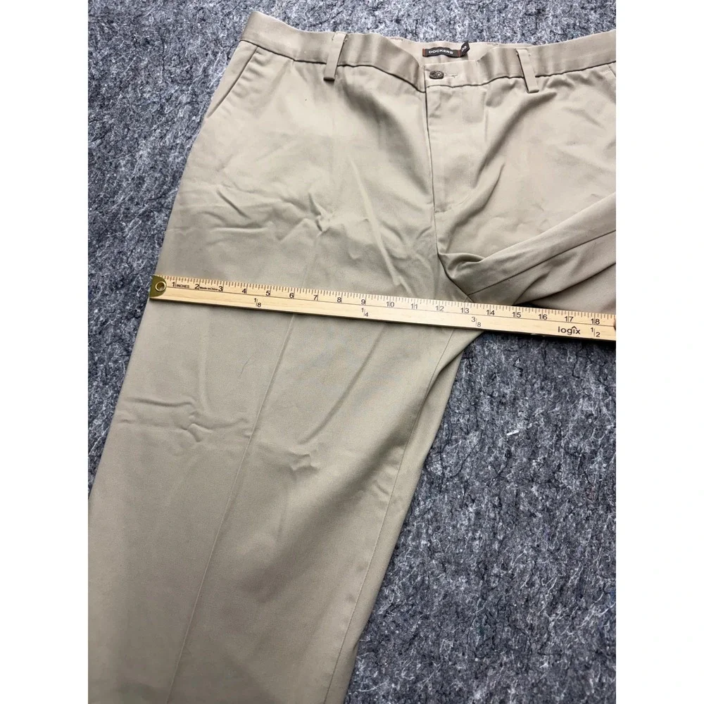 Dockers D3 Classic Fit Khaki Chinos Mens 38x29 Tan Stretch Cotton Pants